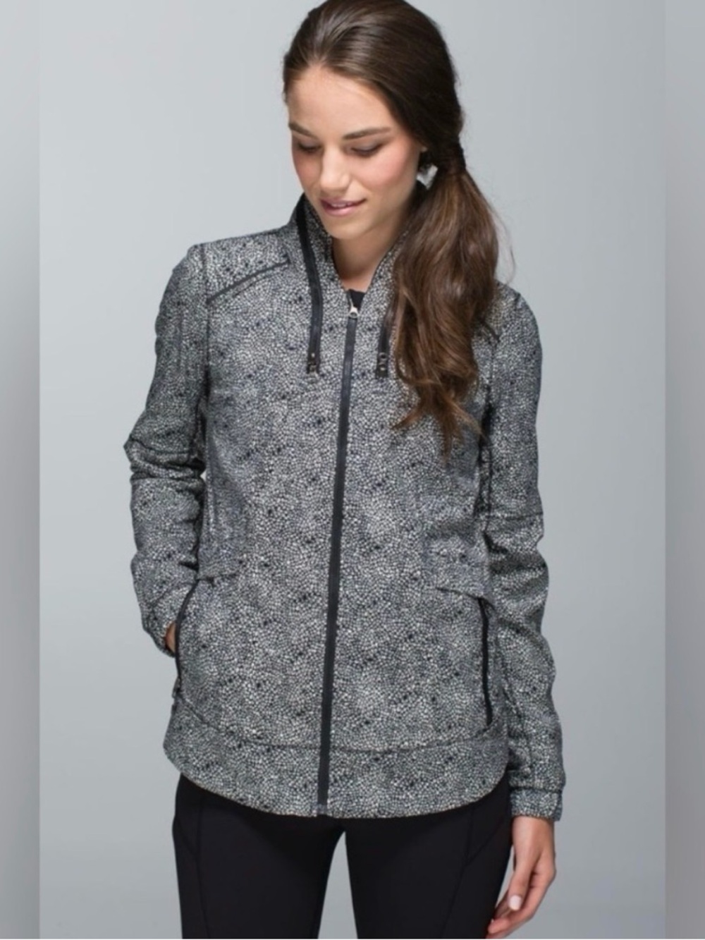 Lululemon Spring Forward Plush Pedal Black White Ghost Hooded Jacket Size 4